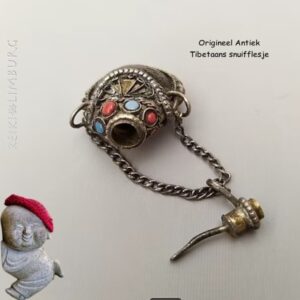 Tibetaans zilver snuifflesje