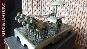 Terracotta strijder met paard en wagen - Afbeelding 2