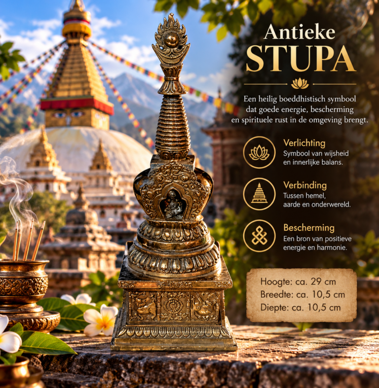Rijk versierde antiek bronskleurige boeddhistische stupa van 29 cm met vierkante voet en sierlijke bekroning.
