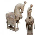 Terracotta paard met zadel