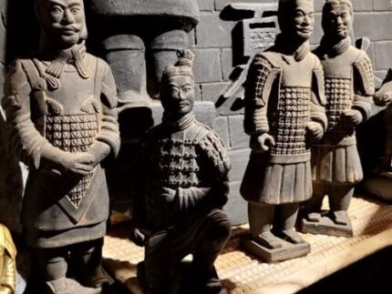 Terracotta krijgers Set van 3 stuks | Hoogte 22cm.